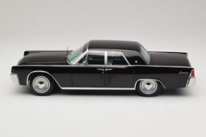 Lincoln Continental Negro KK-Scale 1:18 KKDC181483 Metal - imagen 3 de 6