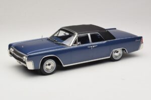 Lincoln Continental Convertible Azul Metalizado The Lincoln Lawyer KK-Scale 1:18 KKDC181522 Metal - imagen 2 de 7