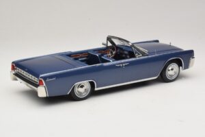 Lincoln Continental Convertible Azul Metalizado The Lincoln Lawyer KK-Scale 1:18 KKDC181522 Metal - imagen 3 de 7