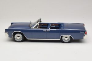Lincoln Continental Convertible Azul Metalizado The Lincoln Lawyer KK-Scale 1:18 KKDC181522 Metal - imagen 4 de 7
