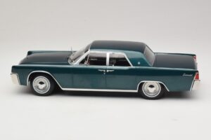 Lincoln Continental Verde Oscuro Metalizado Matrix Reloaded & Revolutions KK-Scale 1:18 KKDC181481 Metal - imagen 3 de 6