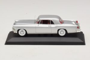 Lincoln Continental Mark II Plata Minichamps 1:43 400082301 Metal