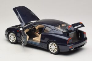 Maserati 3200 GT Azul Bburago 1:18 3371-P1 Metal - imagen 5 de 8
