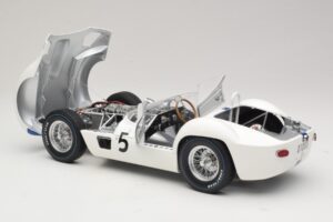 Maserati Tipo 61 #5 Camoradi S. Moss / D. Gurney 1000km Nurburgring Winner 1960 Minichamps 1:12 120601205 Metal - imagen 5 de 8