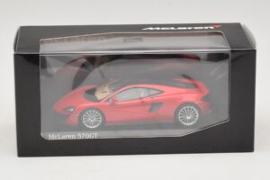 McLaren 570GT Vermillion Red Minichamps 1:43 537154522 Metal - imagen 5 de 5