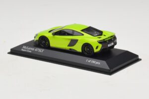 McLaren 675LT Napier Green Minichamps 1:43 537154422 Metal - imagen 3 de 5