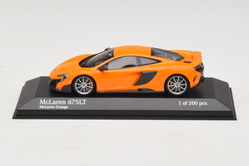 McLaren 675LT Naranja Minichamps 1:43 537154421 Metal