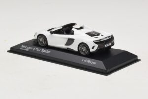 McLaren 675LT Spider Silica White Minichamps 1:43 537154432 Metal - imagen 3 de 5