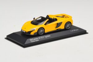 McLaren 675LT Spider Volcano Yellow Minichamps 1:43 537154430 Metal - imagen 2 de 5
