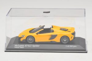 McLaren 675LT Spider Volcano Yellow Minichamps 1:43 537154430 Metal - imagen 4 de 5