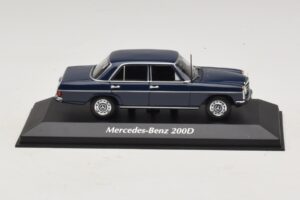 Mercedes 200D W115 Azul Maxichamps 1:43 940034000 Metal