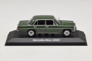 Mercedes 200D W115 Verde Oscuro Maxichamps 1:43 940034001 Metal