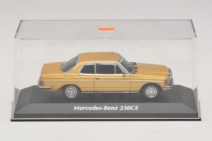 Mercedes 230 CE C123 Oro Metalizado Maxichamps 1:43 940032220 Metal - imagen 4 de 5