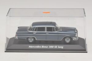 Mercedes 300 SE W112 Lang Azul Metalizado Maxichamps 1:43 940035200 Metal - imagen 4 de 5