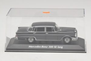 Mercedes 300 SE W112 Lang Gris Oscuro Maxichamps 1:43 940035201 Metal - imagen 4 de 5