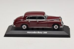 Mercedes 300 W186 Rojo Oscuro Maxichamps 1:43 940039060 Metal