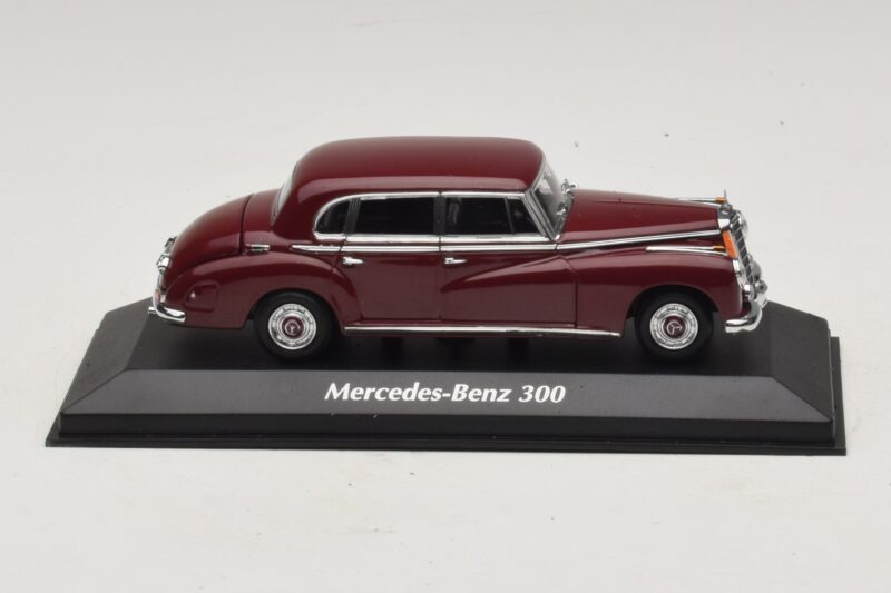 Mercedes 300 W186 Rojo Oscuro Maxichamps 1:43 940039060 Metal
