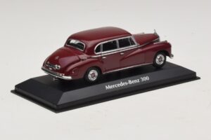 Mercedes 300 W186 Rojo Oscuro Maxichamps 1:43 940039060 Metal - imagen 2 de 5