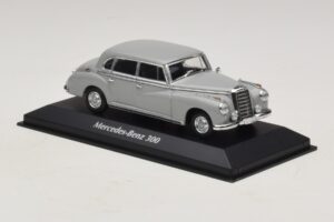 Mercedes 300 W186 Gris Maxichamps 1:43 940039061 Metal - imagen 3 de 5