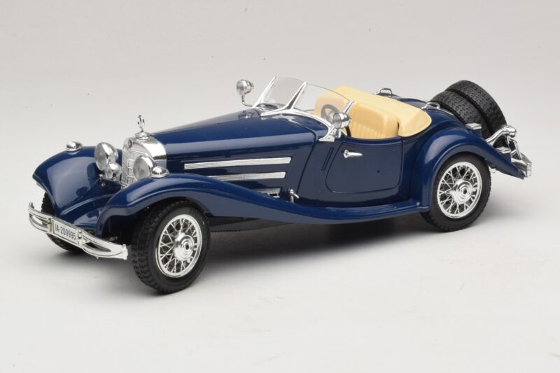 Mercedes 500K Roadster Azul Bburago 1:20 3070 Metal