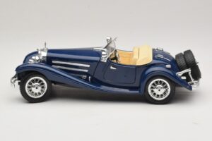 Mercedes 500K Roadster Azul Bburago 1:20 3070 Metal - imagen 4 de 8