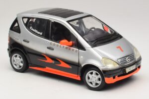 Mercedes A-Class W168 D. Coulthard Plata Maisto 1:18 35841 Metal - imagen 6 de 8