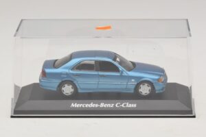 Mercedes C-Class W202 Azul Metalizado Maxichamps 1:43 940037060 Metal - imagen 4 de 5