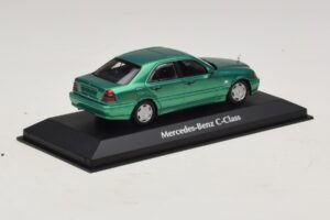 Mercedes C-Class W202 Verde Metalizado Maxichamps 1:43 940037061 Metal - imagen 2 de 5