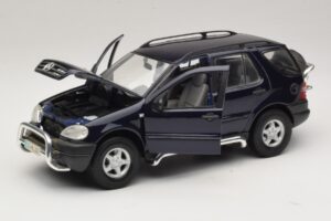 Mercedes ML320 W163 Azul Maisto 1:18 31847 Metal - imagen 2 de 8