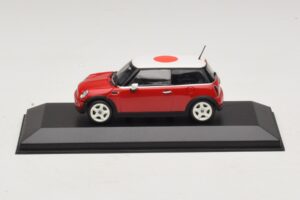 Mini Cooper One R50 Rojo Con Bandera Japonesa Minichamps 1:43 MINI034 Metal