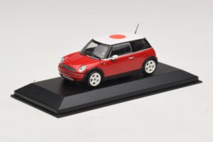 Mini Cooper One R50 Rojo Con Bandera Japonesa Minichamps 1:43 MINI034 Metal - imagen 2 de 5