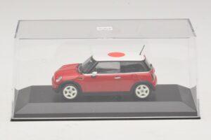 Mini Cooper One R50 Rojo Con Bandera Japonesa Minichamps 1:43 MINI034 Metal - imagen 4 de 5