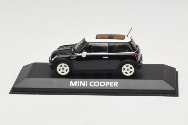 Mini Cooper S R53 Negro Con Techo Panorámico Minichamps 1:43 Mini Cooper S R53 Negro Con Techo Panorámico Minichamps 1:43 MINI022 Metal