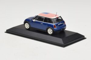 Mini Cooper S R53 Azul Con Bandera Estadounidense Minichamps 1:43 MINI014 Metal - imagen 3 de 5