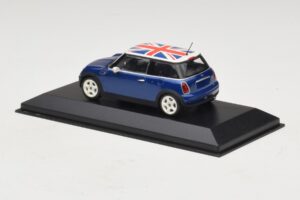 Mini Cooper S R53 Azul Con Bandera Británica Minichamps 1:43 MINI026 Metal - imagen 3 de 4