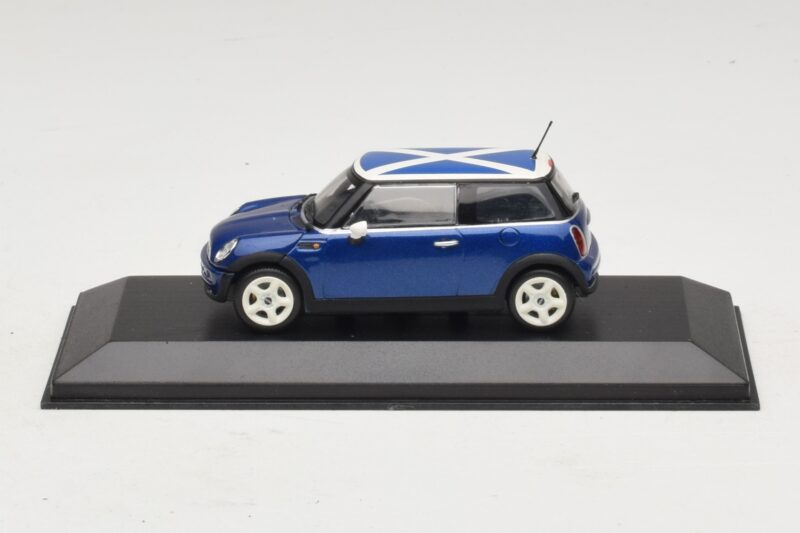 Mini Cooper S R53 Azul Con Bandera Escocesa Minichamps 1:43 MINI016 Metal