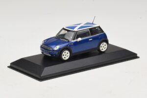 Mini Cooper S R53 Azul Con Bandera Escocesa Minichamps 1:43 MINI016 Metal - imagen 2 de 5