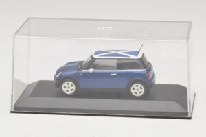 Mini Cooper S R53 Azul Con Bandera Escocesa Minichamps 1:43 MINI016 Metal - imagen 4 de 5