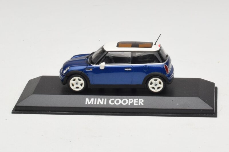 Mini Cooper S R53 Azul Oscuro Con Techo Panorámico Minichamps 1:43 Mini Cooper S R53 Azul Oscuro Con Techo Panorámico Minichamps 1:43 MINI021 Metal