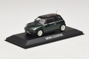 Mini Cooper S R53 Verde Oscuro Con Techo Negro Minichamps 1:43 MINI023 Metal - imagen 2 de 5