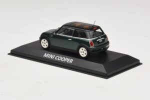 Mini Cooper S R53 Verde Oscuro Con Techo Negro Minichamps 1:43 MINI023 Metal - imagen 3 de 5