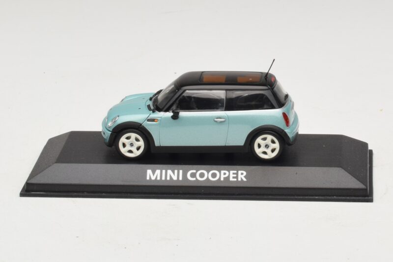 Mini Cooper S R53 Azul Claro Metalizado Con Techo Negro Minichamps 1:43 MINI030 Metal