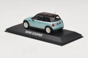 Mini Cooper S R53 Azul Claro Metalizado Con Techo Negro Minichamps 1:43 MINI030 Metal - imagen 3 de 4