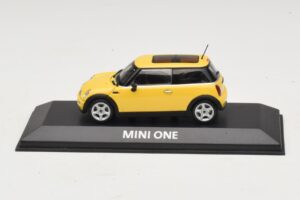 Mini Cooper S R53 Liquid Yellow Con Techo Panorámico Minichamps 1:43 MINI013 Metal