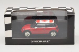 Mini Cooper S R53 Rojo Con Bandera Canadiense Minichamps 1:43 MINI017 Metal - imagen 5 de 5