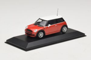 Mini Cooper S R53 Rojo Con Techo Blanco Minichamps 1:43 MINI025 Metal - imagen 2 de 5