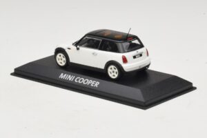 Mini Cooper S R53 Blanco Con Techo Negro Minichamps 1:43 MINI027 Metal - imagen 3 de 4