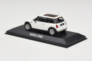 Mini Cooper S R53 Blanco Con Techo Panorámico Minichamps 1:43 MINI020 Metal - imagen 3 de 5