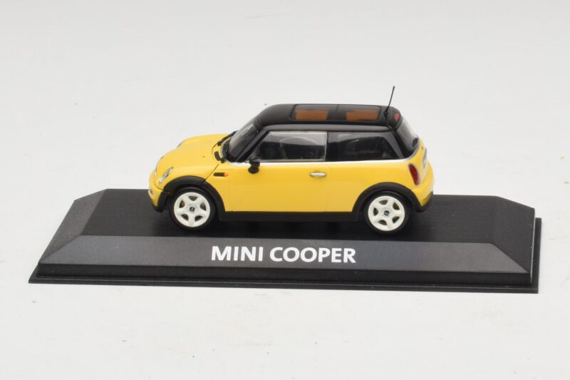 Mini Cooper S R53 Amarillo Con Techo Negro Minichamps 1:43 MINI031 Metal