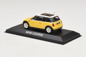 Mini Cooper S R53 Amarillo Con Techo Panorámico Amarillo Minichamps 1:43 MINI029 Metal - imagen 3 de 4